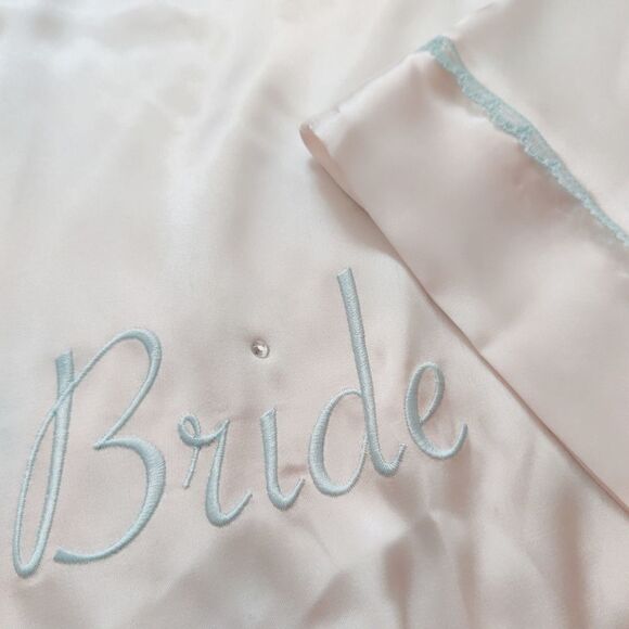 Ambrielle embroidered satin bridal robe sz L - Picture 3 of 9